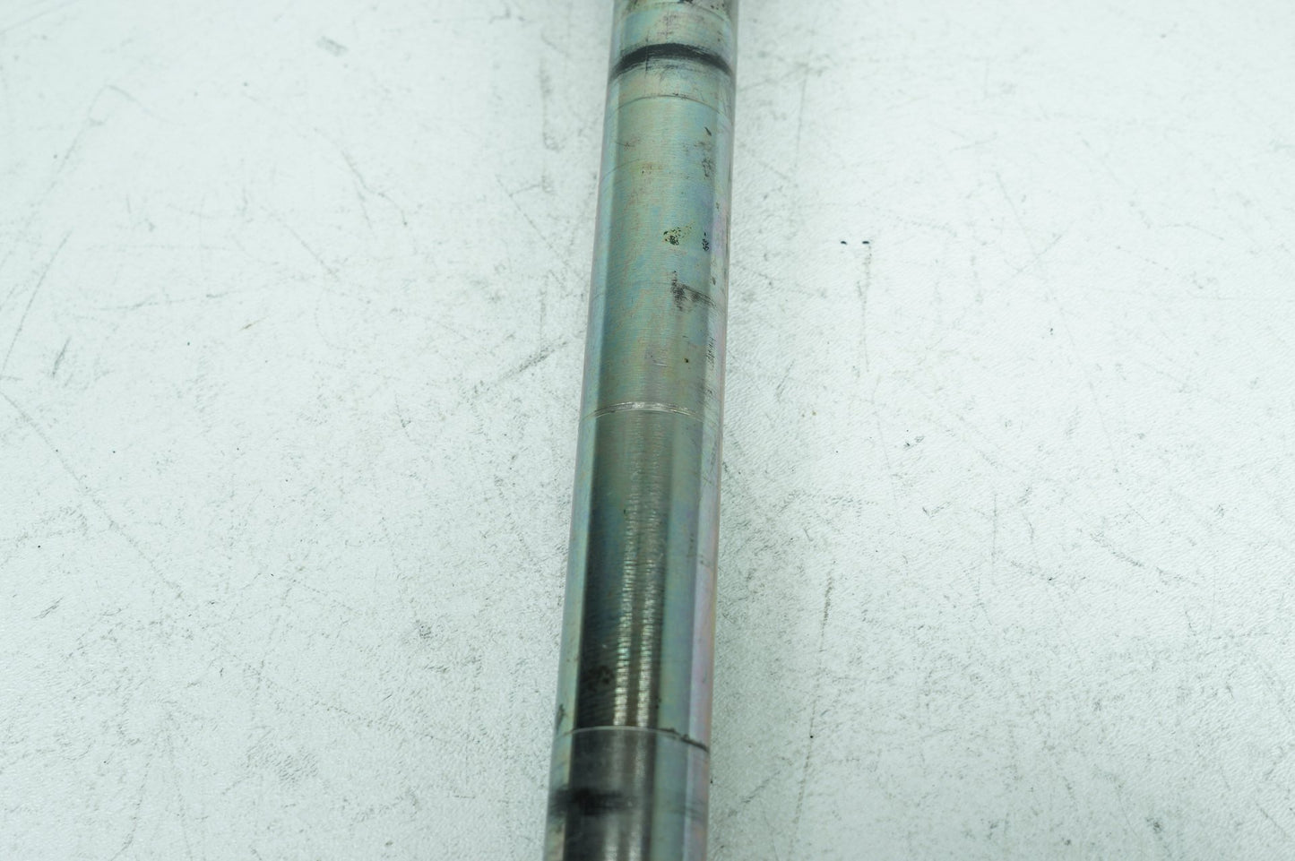 2007 - 2011 Harley-Davidson Touring Electra Screamin Eagle Front Wheel Axle Bolt Shaft 43364-00