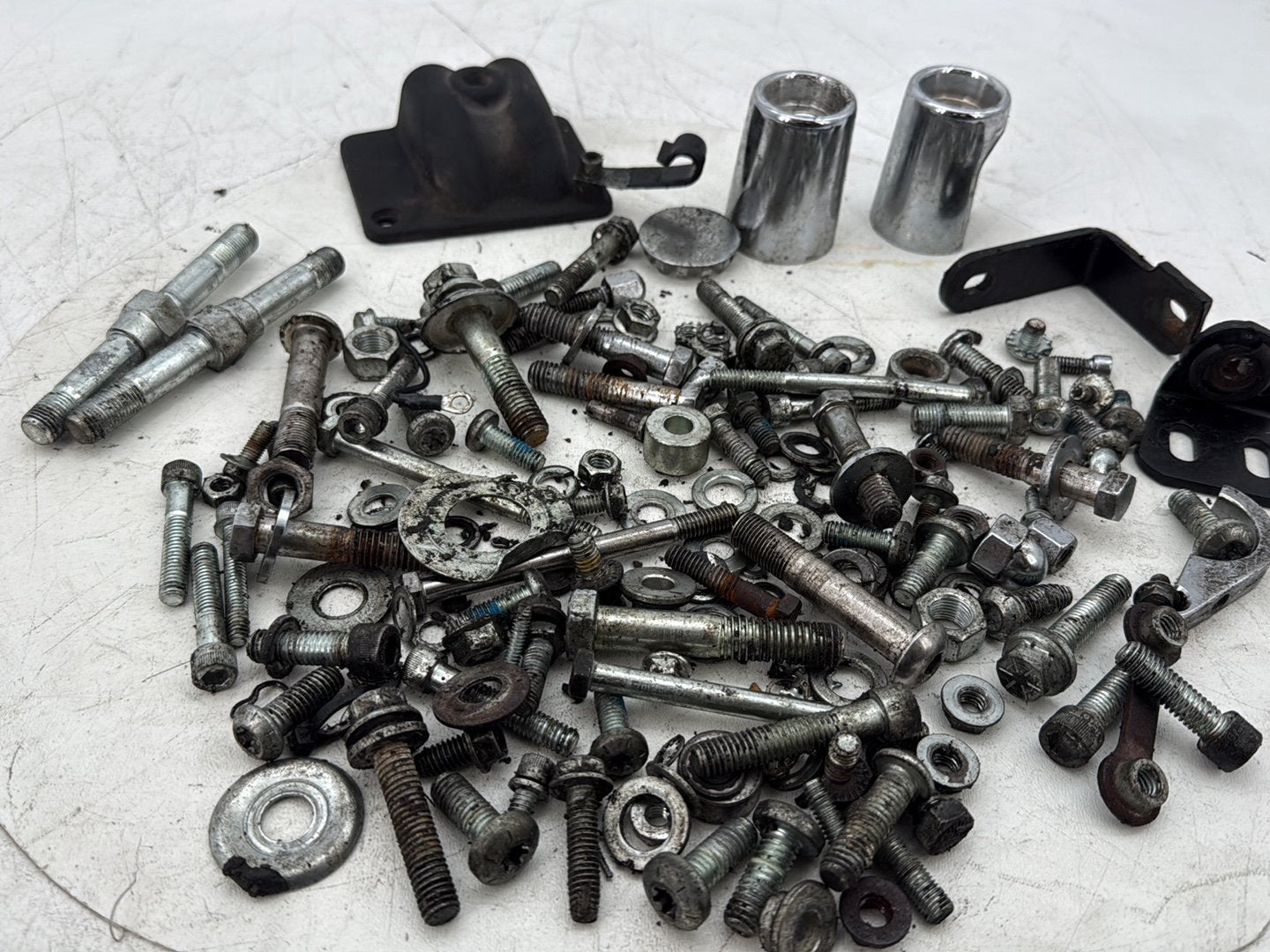 2003 Harley Dyna Wide Glide FXDWG OEM Hardware Bolts Nuts & Brackets