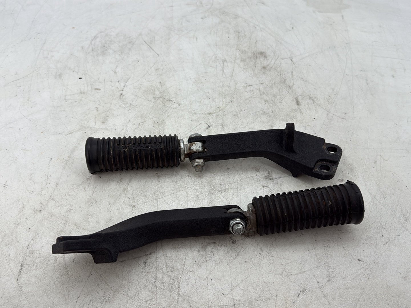 2012 Harley Dyna FXDF Fat Bob OEM Passenger Left & Right Foot Pegs