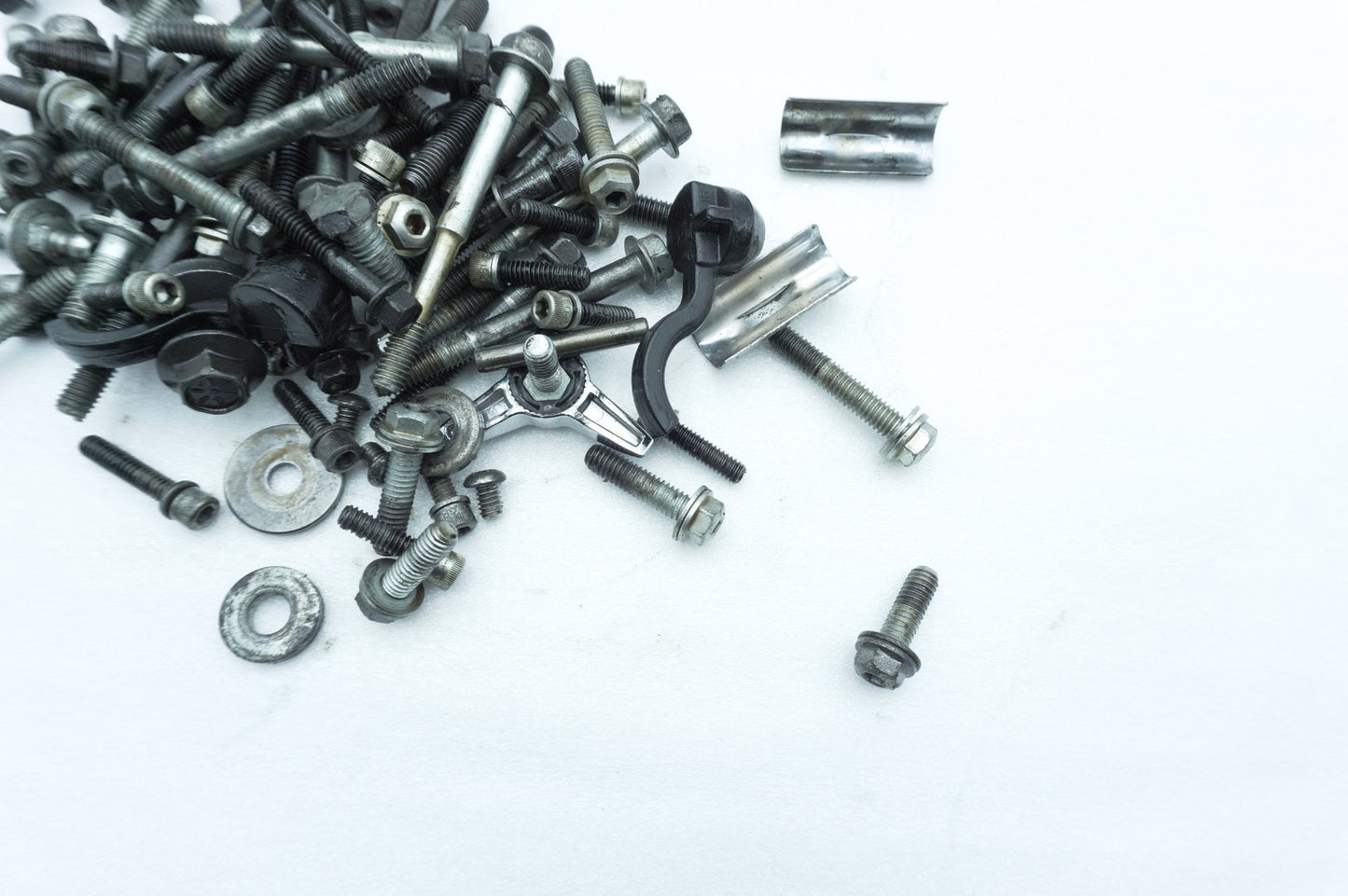 2007 - 2011 Harley-Davidson Touring Street Glide Engine Motor Hardware Bolts Brackets Bushing