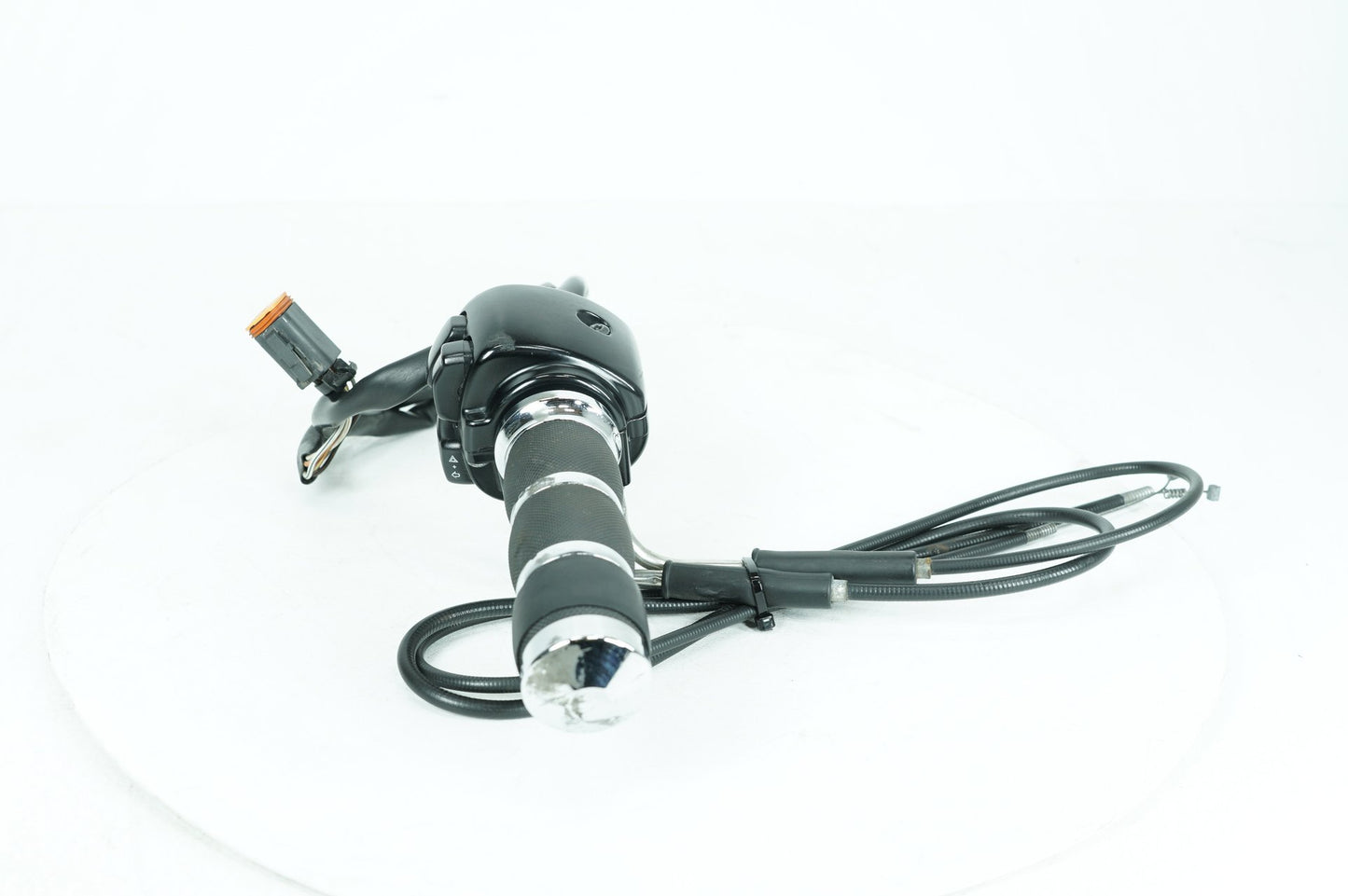 1999 - 2006 Harley-Davidson Softail Deluxe Right Engine Start Kill Switches Controls 71589-96B , 71591-00 , 71564-96
