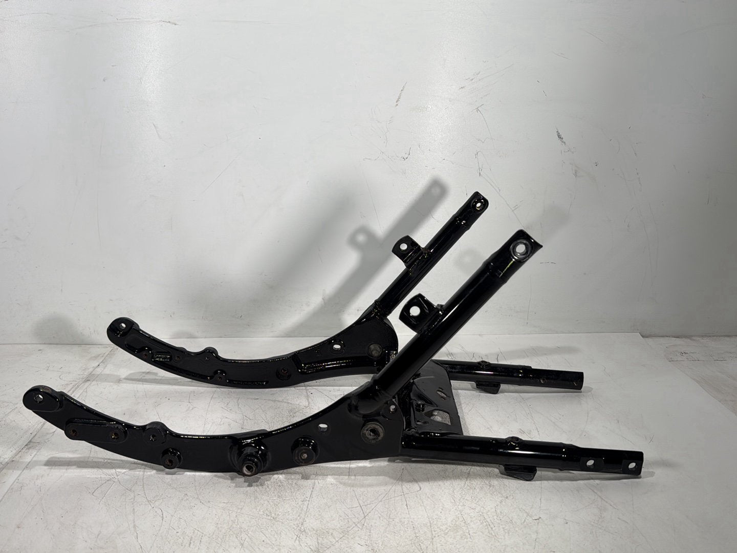 2011 Harley Street Glide Touring FLHX OEM Rear Back Sub Frame Rail Bar 48079-09BHP