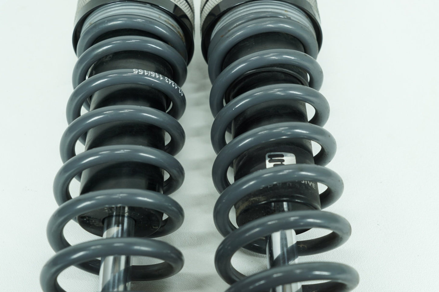2007 - 2012 Harley-Davidson Touring Street Glide Rear Left Right Shock Absorbers Progressive Suspension