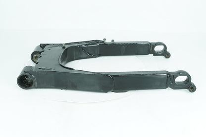 1999 - 2006 Harley-Davidson Touring Road King Rear Fork Swingarm Swing Arm  	47549-02A