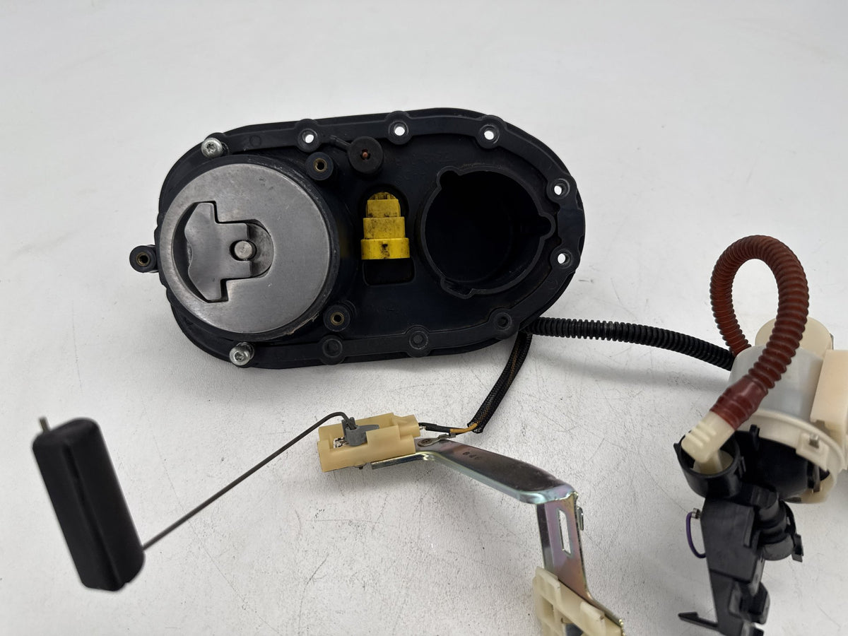 2014 Harley Dyna Switchback FLD OEM Fuel Pump Gas Gasoline Petrol Sending
