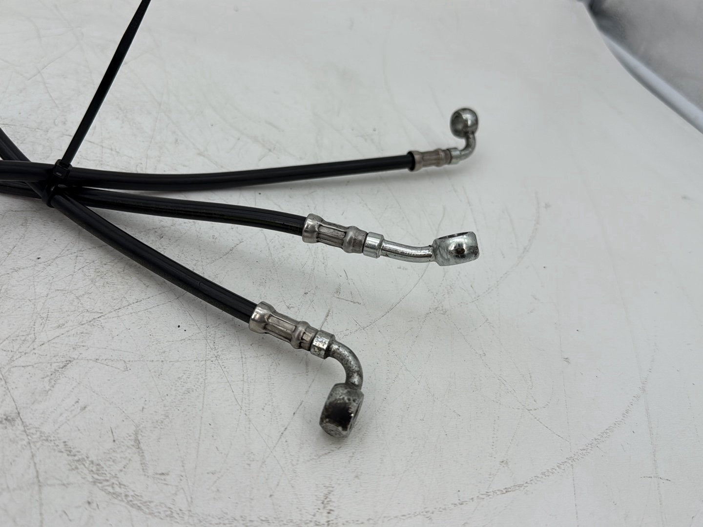 2007 Harley Touring FLHTCU Electra Glide Ultra OEM Front Brake Hose Line Pipe