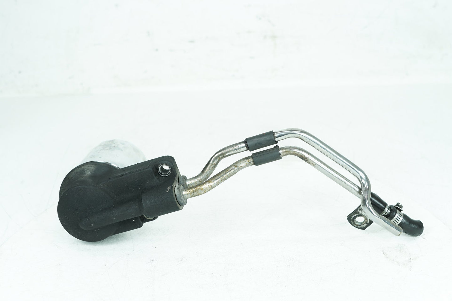 1984 - 1998 Harley-Davidson Touring Electra Glide Ultra Engine Motor Mount Oil Filter  	26378-92A