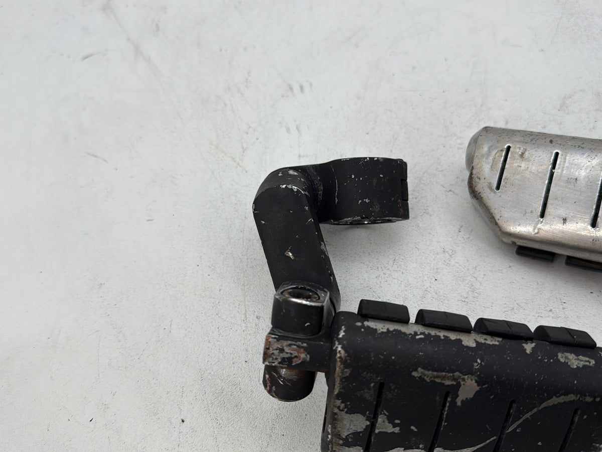 2007 Harley Street Glide Touring FLHX Front Right Left Highway Foot Pegs