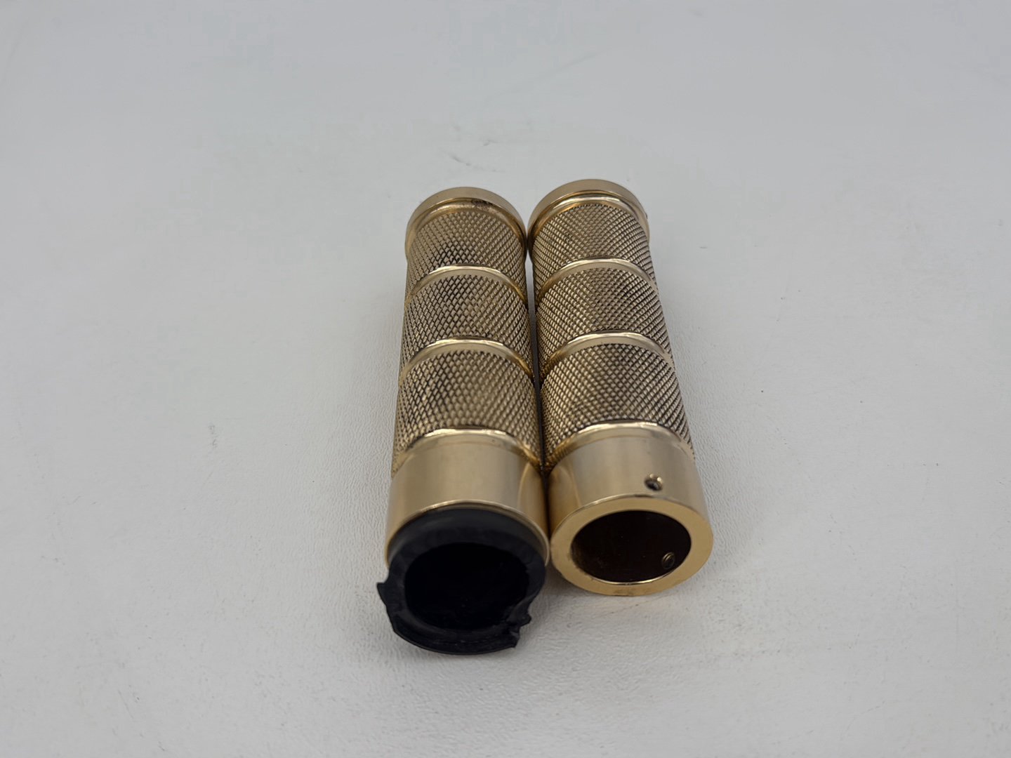 2019 - 2023 Harley-Davidson Touring Road King Special Front Left Right Handgrip Hand Grips Accutronix GR101-KG5