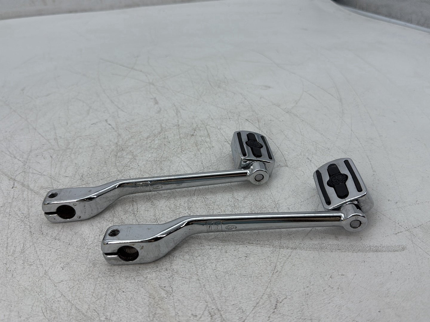 2005 Harley Electra Glide Touring Ultra FLHTCUI OEM Gear Shifter Lever Pedal Pedals