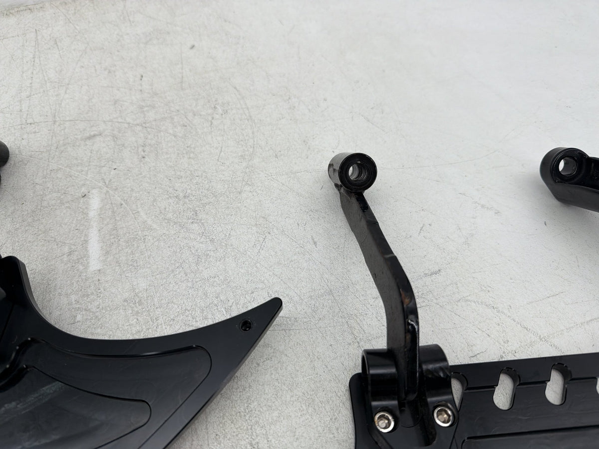 10 Harley Road King Touring Police Left Right Driver & Pass Floorboard Foot Rest