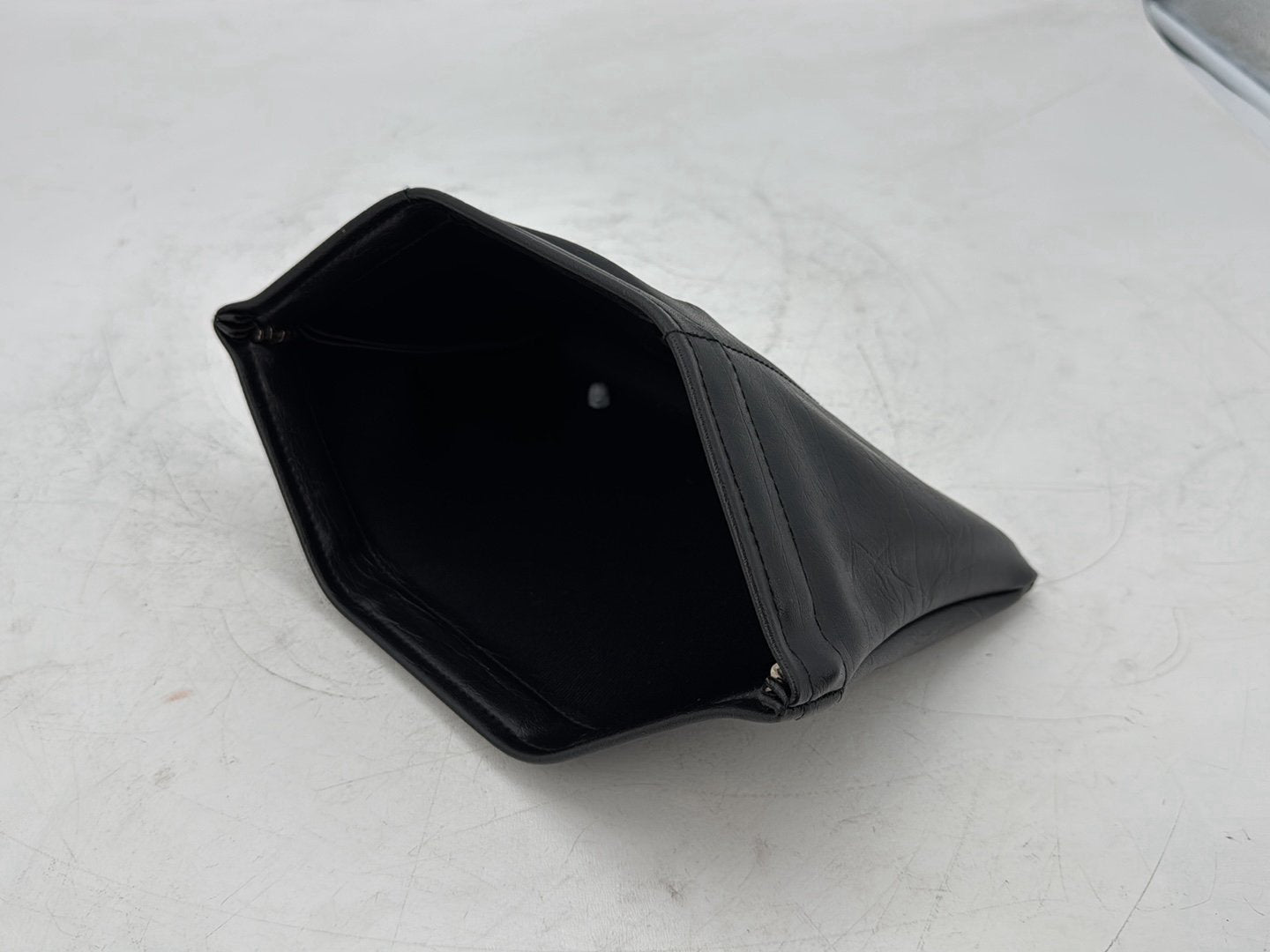 1999 - 2006 Harley-Davidson Touring Electra Glide Classic Tour-Pak Storage Pouch Leather Bag 53165-89A