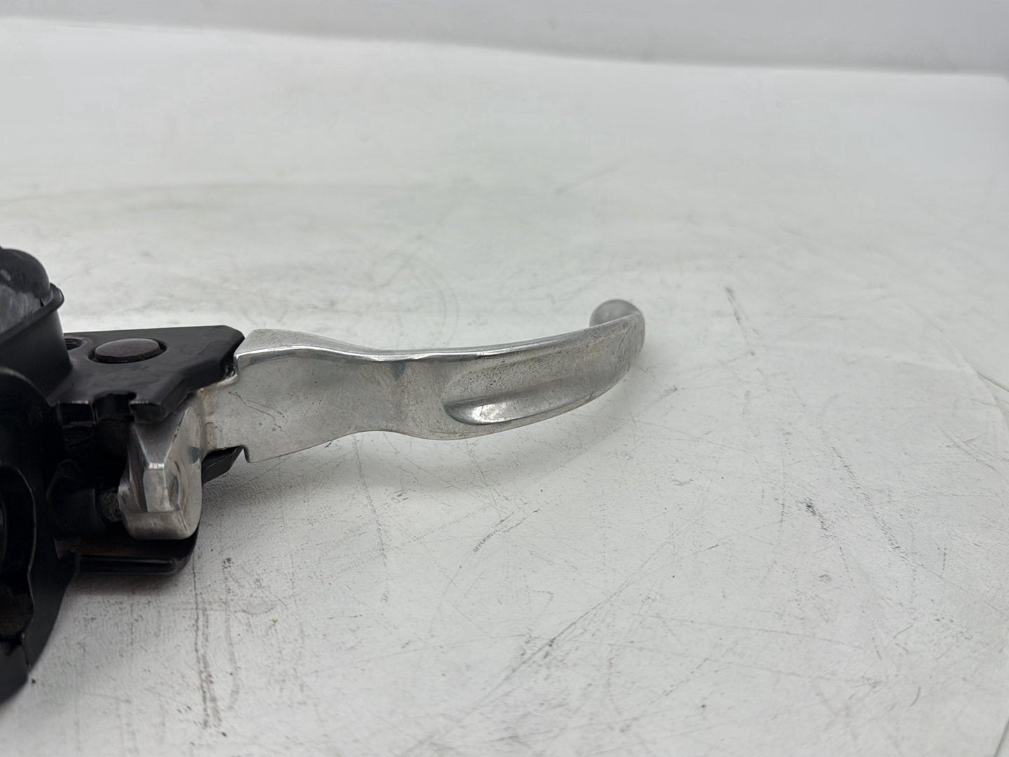 2008 Harley Electra Glide Touring Ultra FLHTCUI OEM Front Right Brake Lever Master Cylinder