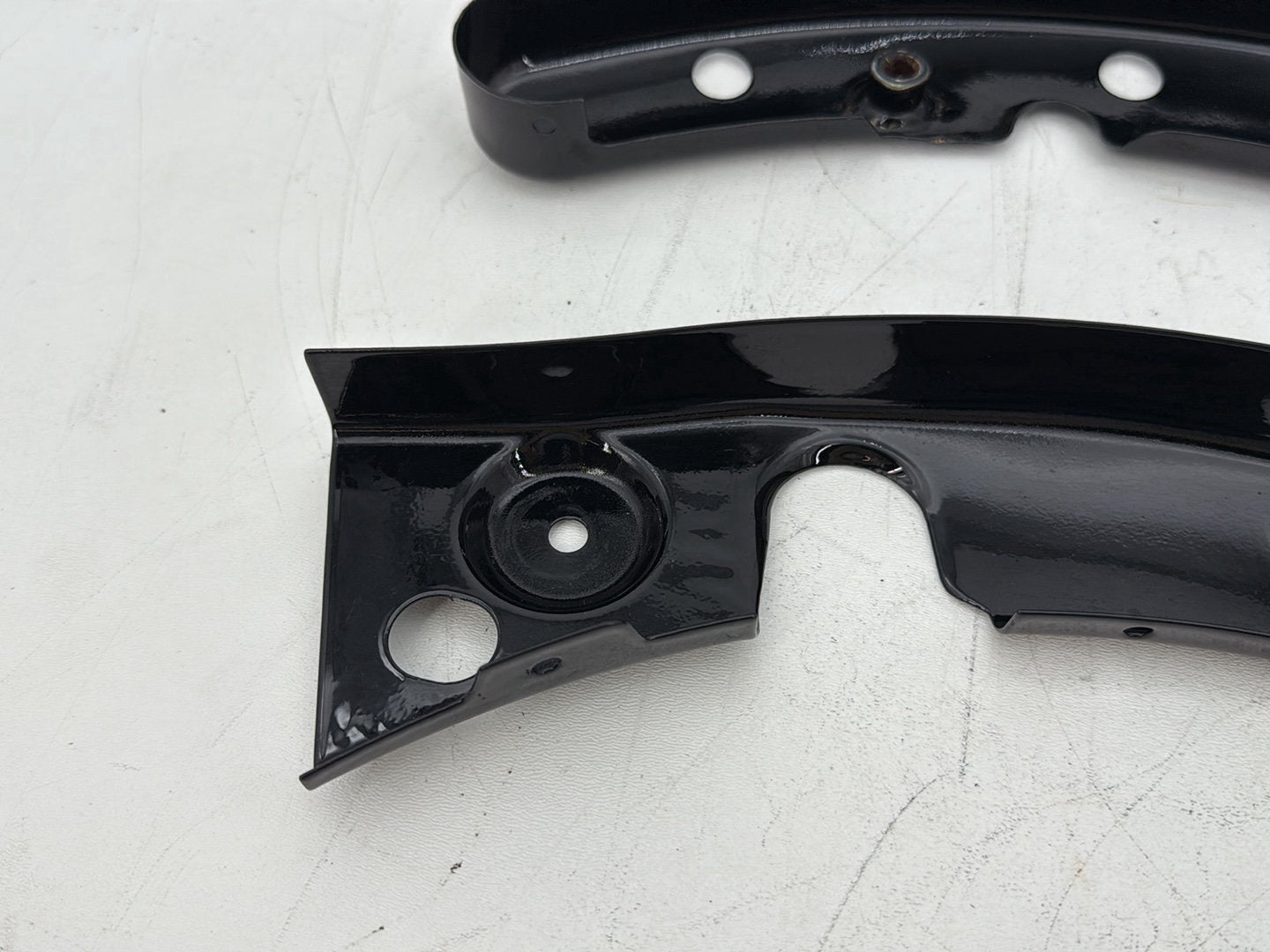 2011 Harley Electra Glide Ultra FLHTK OEM Rear Left Right Fender Struts Bracket