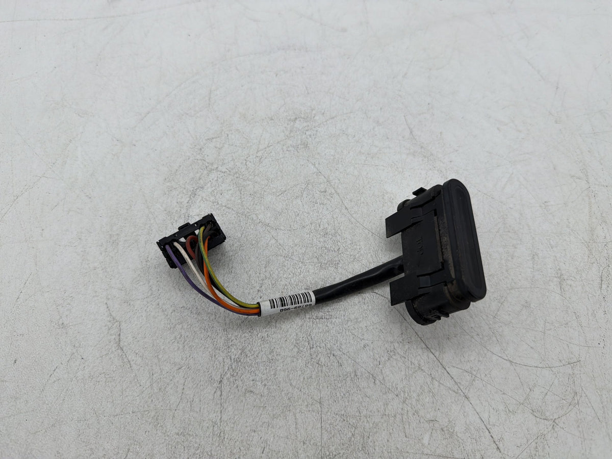 13 Harley Street Glide Touring FLHX OEM Dash Indicator Lamp Wire Plug 68789-96A