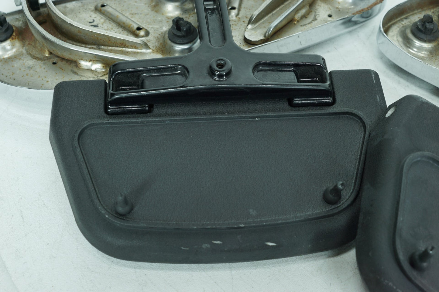 2007 - 2011 Harley-Davidson Touring Street Glide Left Right Driver & Pass Floorboard Foot Rest 50683-04