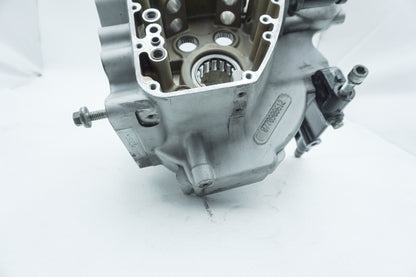 2007 - 2011 Harley-Davidson Touring Electra Glide Crankcase Shaft Engine Motor Cover 24653-06