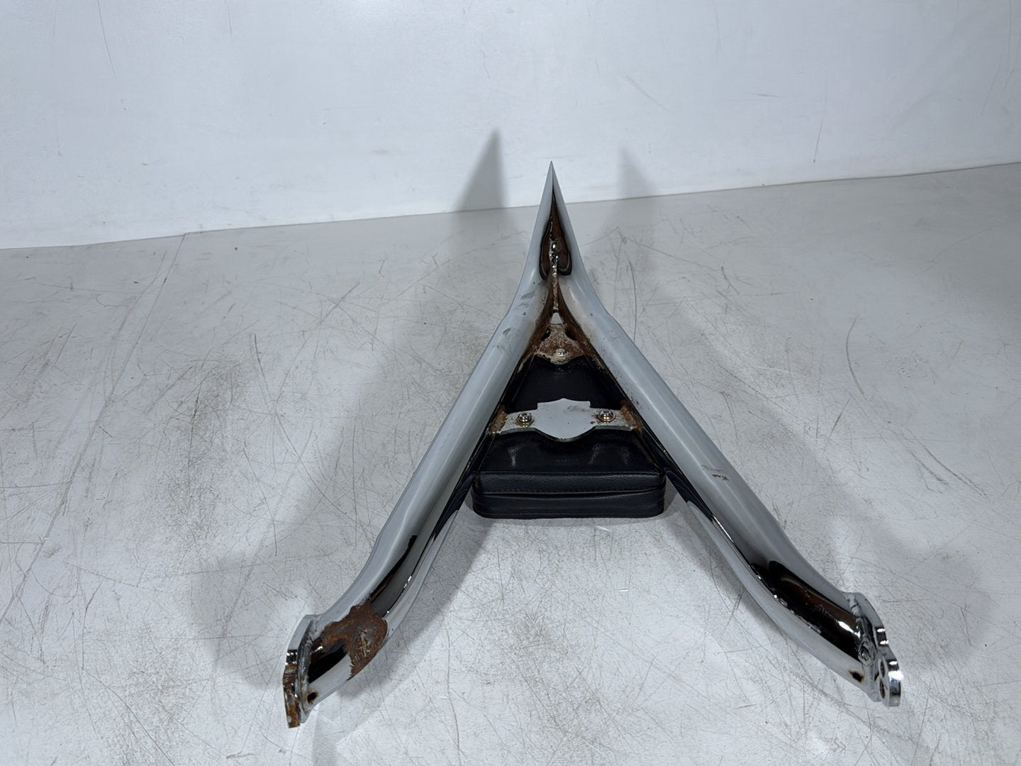 2008 - 2016 Harley-Davidson Touring Electra Glide Ultra Rear Sissy Bar w/ Backrest Cushion Pad