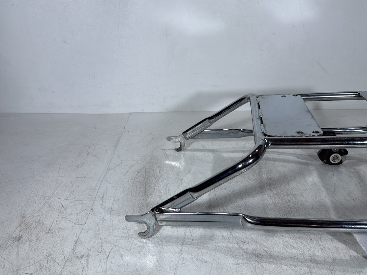1999 - 2006 Harley-Davidson Touring Electra Glide Classic Rear Back Luggage Rack Storage Baggage Bar 53118-97A