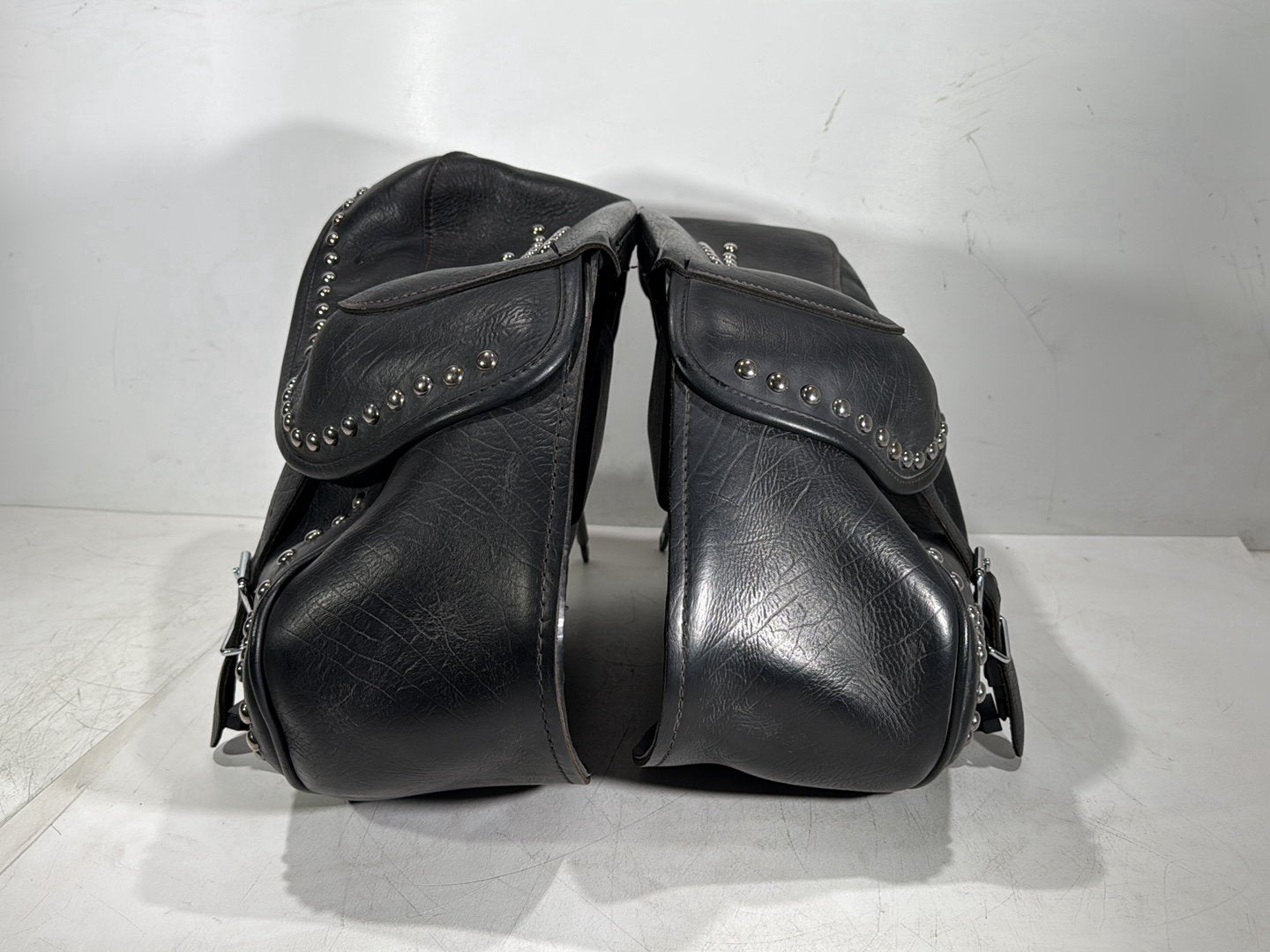 2007 Harley Softail Heritage Classic FLSTC OEM Rear Left Right Saddlebags Luggage Leather