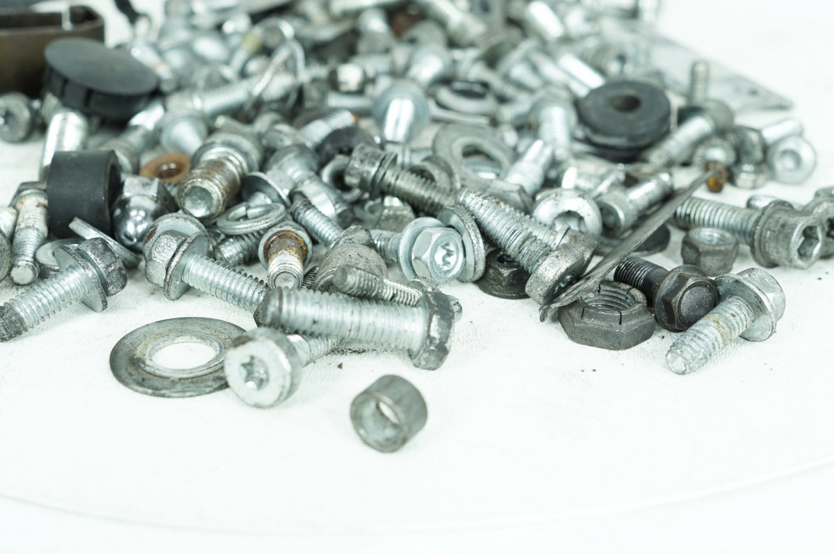 2013 Harley-Davidson Touring FLHTCU - Hardware Bolts Nuts & Brackets
