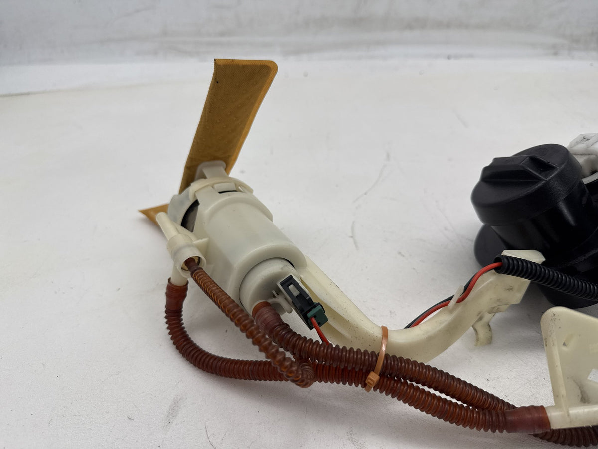 09 Harley Electra Glide Touring Ultra OEM Fuel Pump Gas Gasoline Petrol Sending