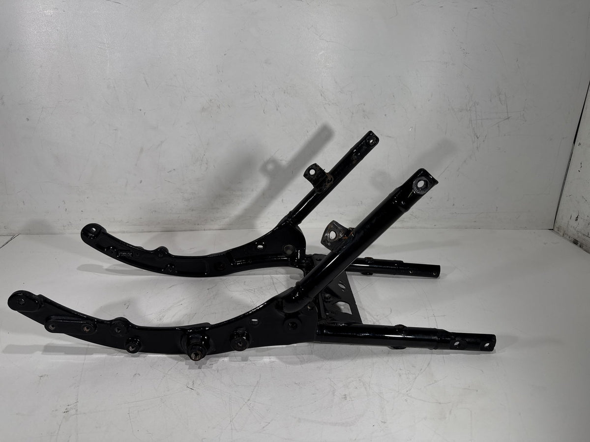 2011 Harley Road King Touring FLHR OEM Rear Back Sub Frame Rail Bar 48079-09BHP