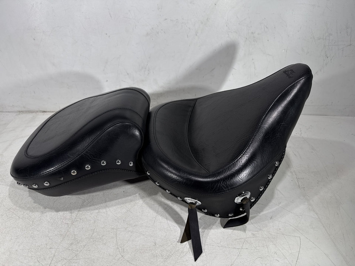 01 Harley Heritage Softail Classic Passenger Rider Driver Seat Saddle MUSTANG