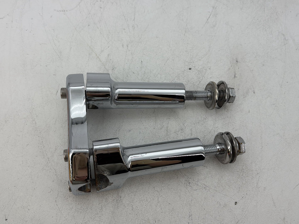 2006 Harley Dyna FXDWGI Wide Glide OEM Front Handlebar Riser Top Clamp Chrome
