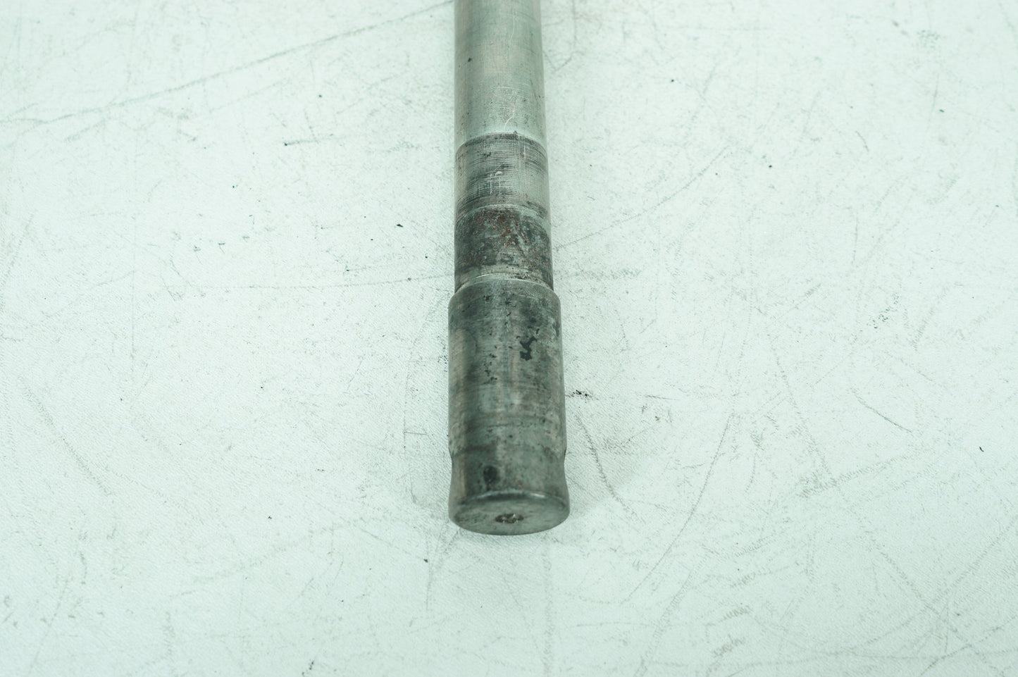 1999 - 2006 Harley-Davidson Touring Road King Police Front Wheel Axle Bolt Shaft 43364-00
