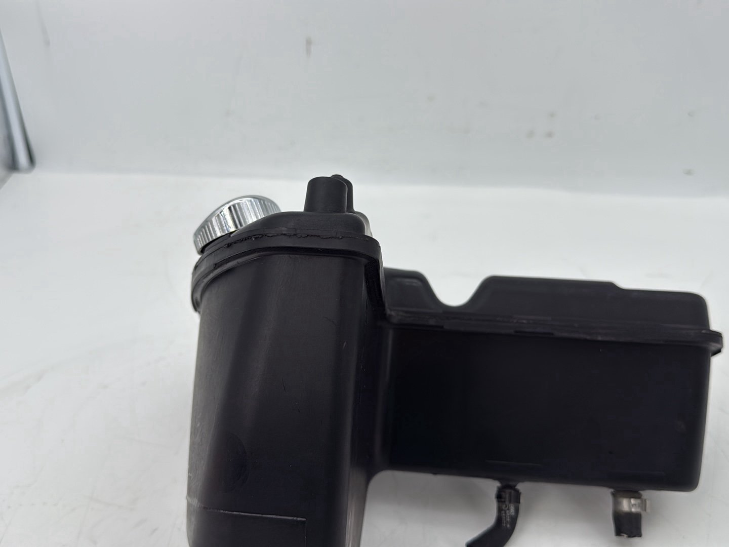 2004 - 2013 Harley-Davidson Sportster 1200 Custom Oil Tank Reservoir Bottle Canister & Dipstick 62888-04