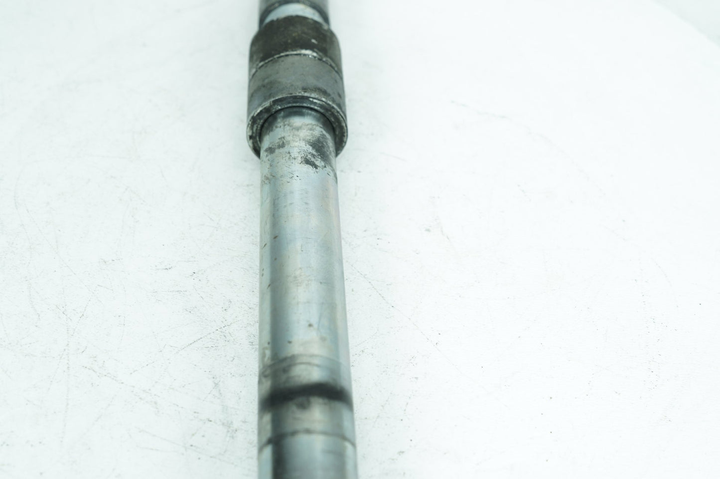 1999 - 2006 Harley-Davidson Touring Electra Glide Classic Front Wheel Axle Bolt Shaft  	43364-00