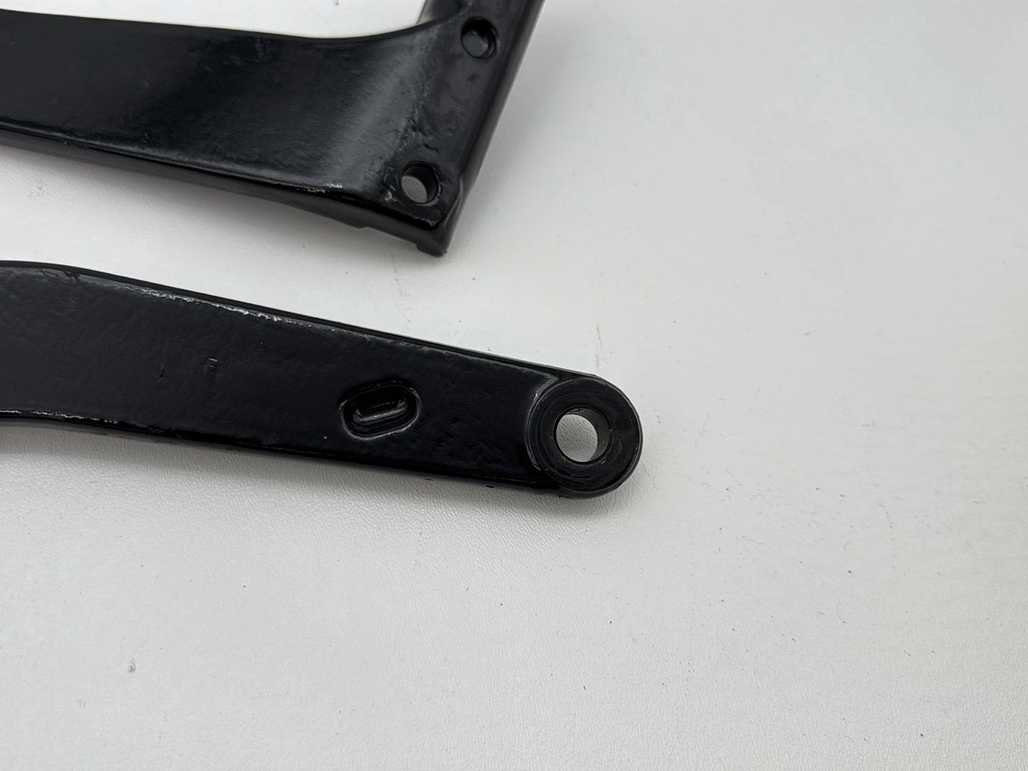 2008 Harley Softail Deluxe FLSTN OEM Rear Left & Right Fender Support Bracket