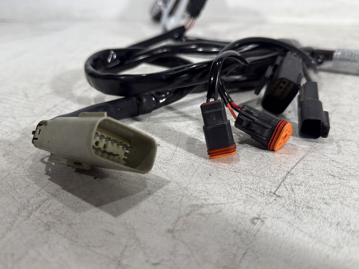 2013 Harley Electra Glide Touring CVO Screamin Eagle OEM Handlebars Left Right Switches Controls