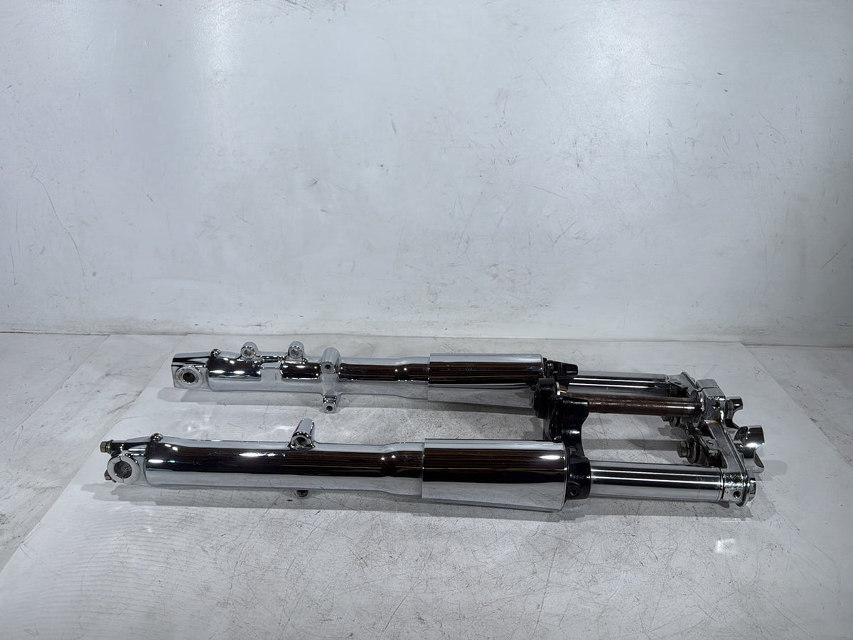 2005 Harley Softail Fat Boy OEM Front Triple Tree Set & LH RH Fork Legs Sliders