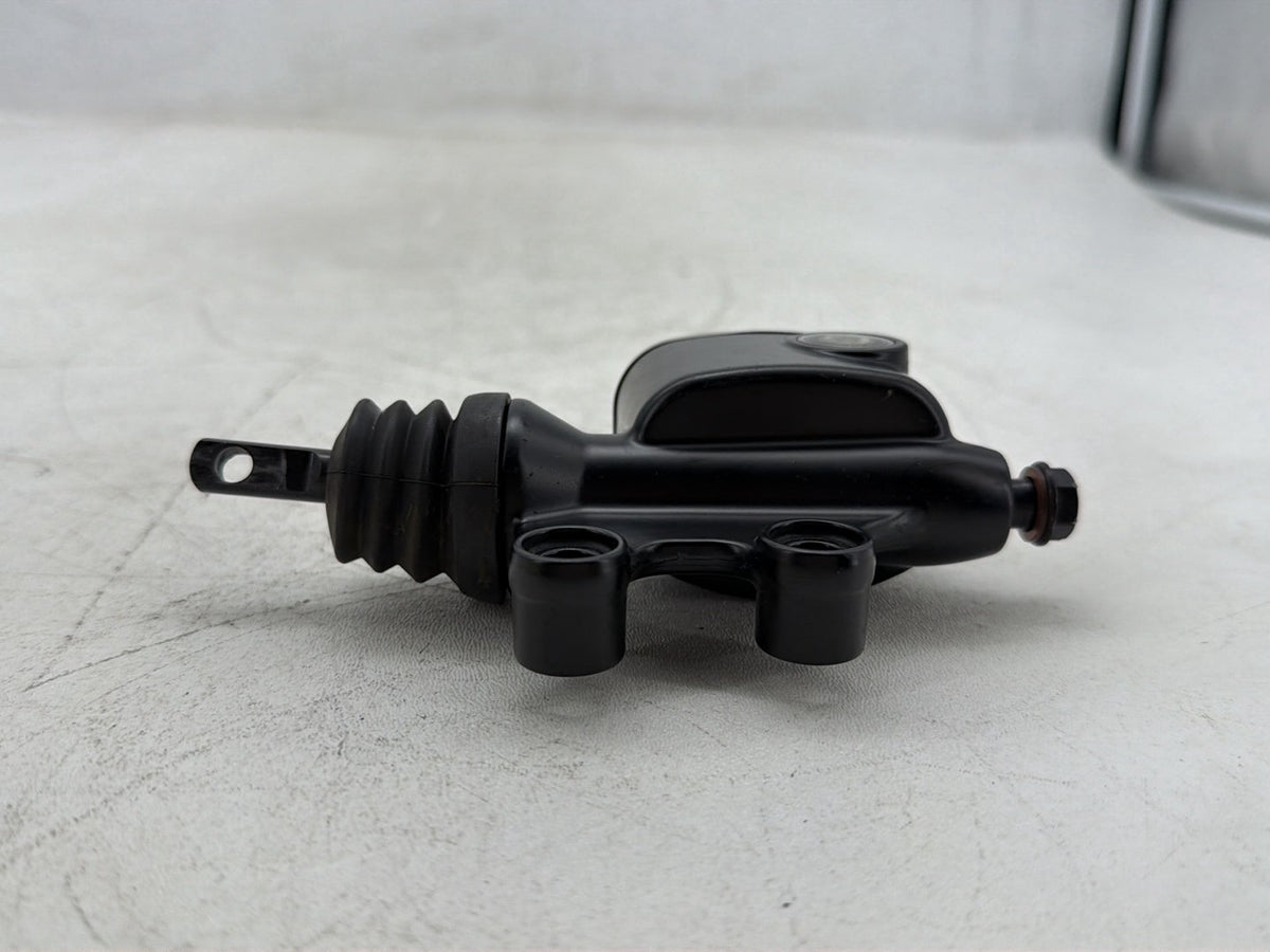 2018 Harley Road Glide Touring FLTRXS OEM Rear Brake Master Cylinder Reservoir