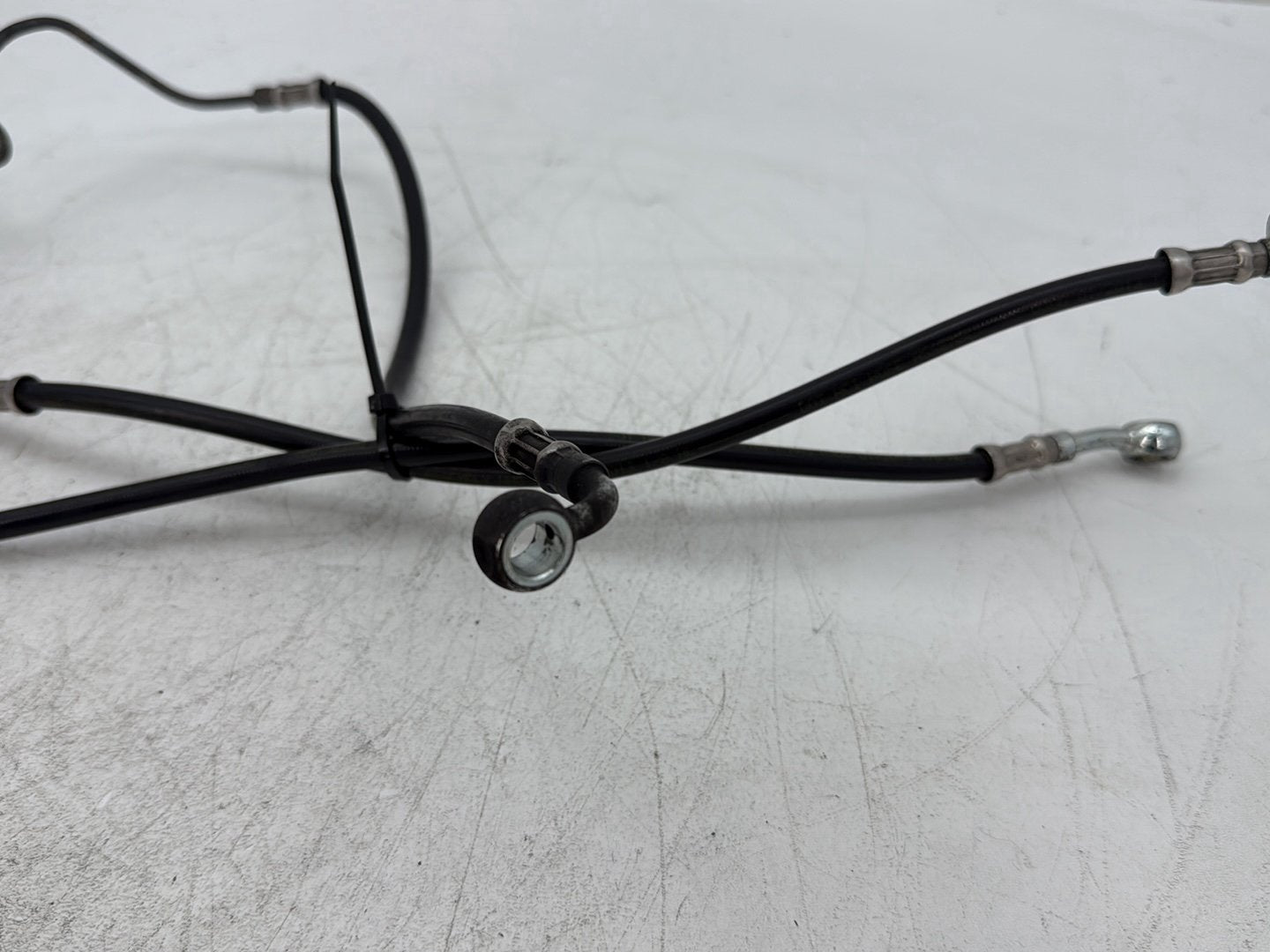 2013 Harley Electra Glide Touring Ultra FLHTCUI OEM Front Brake Hose Line Pipe NON-abs