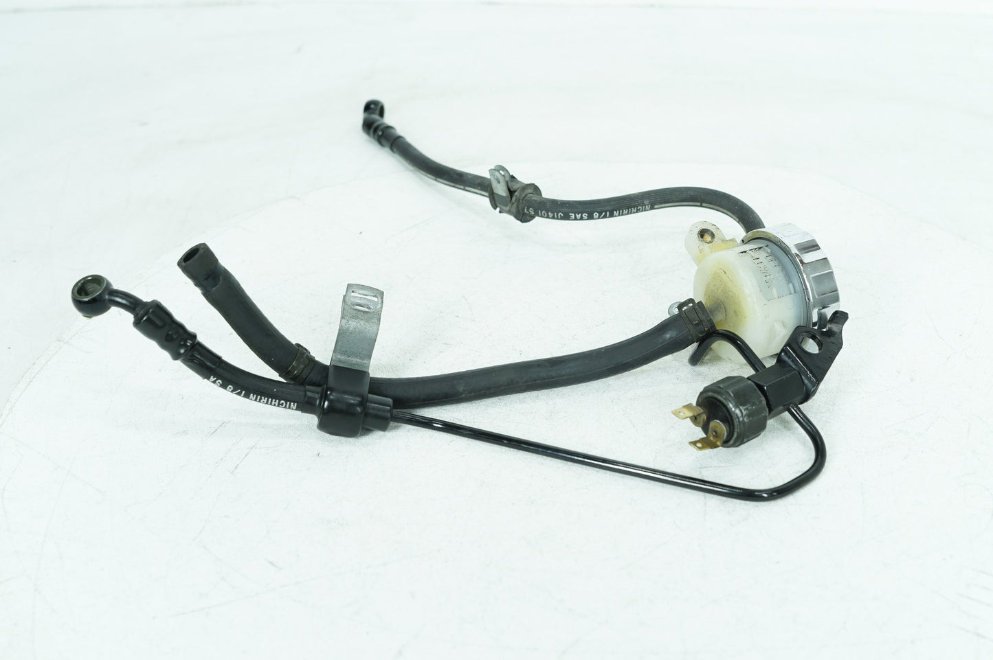 2004 - 2013 Harley-Davidson Sportster Low Rear Brake Line Master Cylinder Reservoir Tank 44429-04