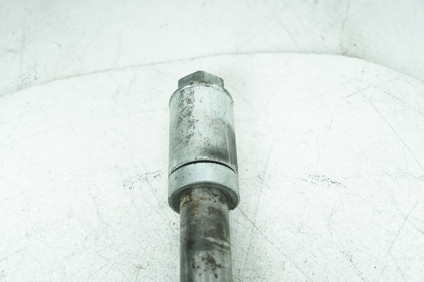 1999 - 2006 Harley-Davidson Dyna Super Glide Rear Wheel Axle Bolt Shaft  	41114-06