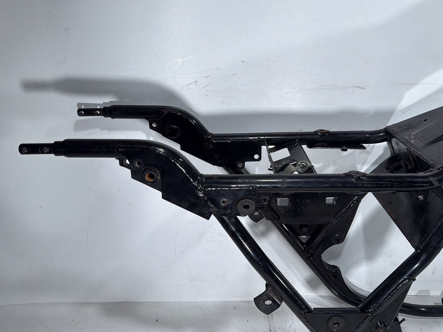 1998 Harley Touring FLHTCUI Electra Glide Ultra OEM Body Main Frame Chassis CLN CLR