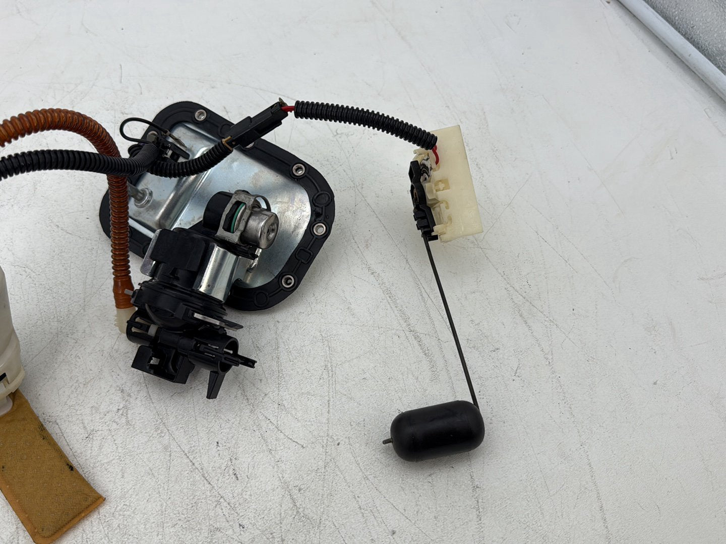 2011 Harley Softail FLSTFB Fat Boy OEM Gas Gasoline Fuel Petrol Pump Sending