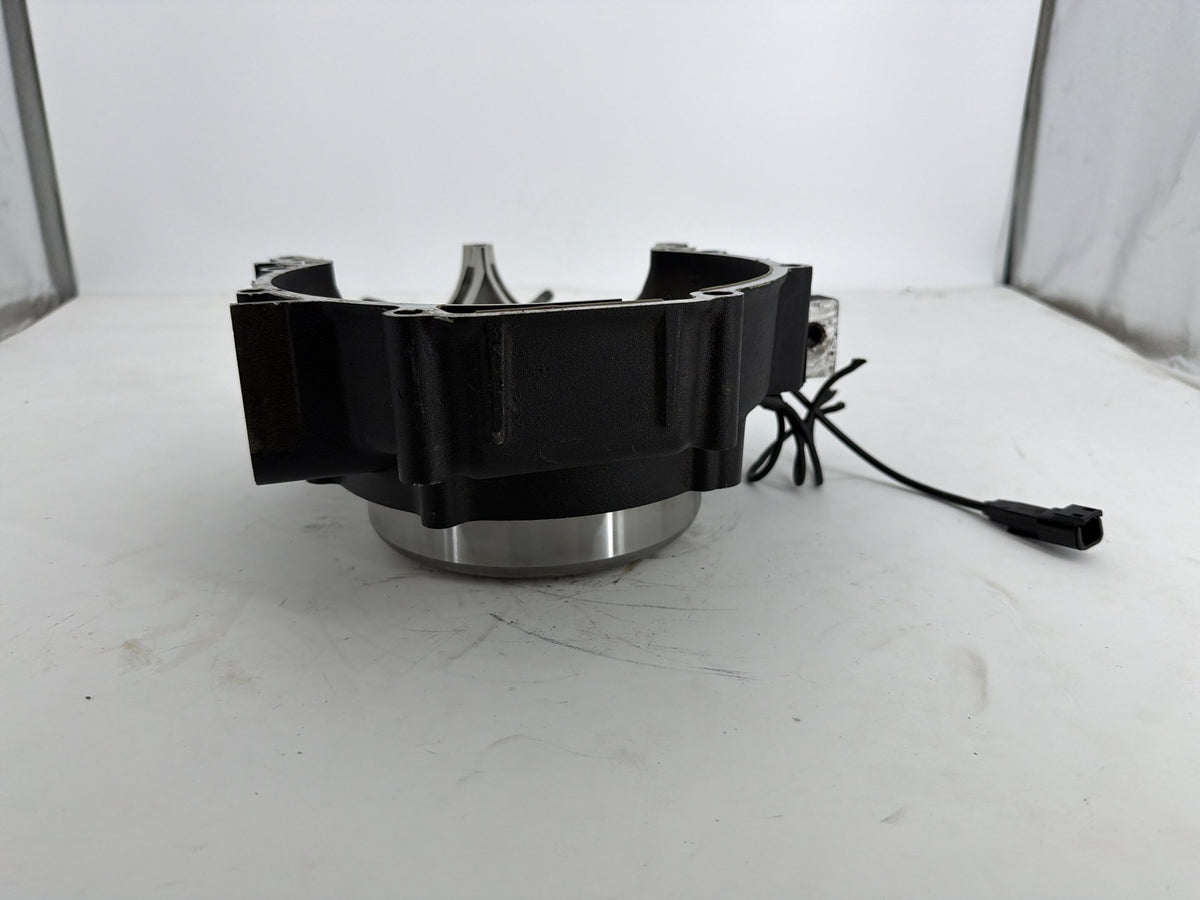 2016 Harley Touring FLHXS Street Glide OEM Crankcase Shaft Engine Motor Cover