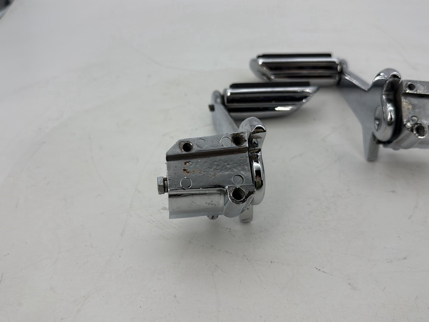 1999 - 2006 Harley-Davidson Touring CVO Screamin Eagle Road King Passenger Left & Right Foot Pegs Kuryakyn