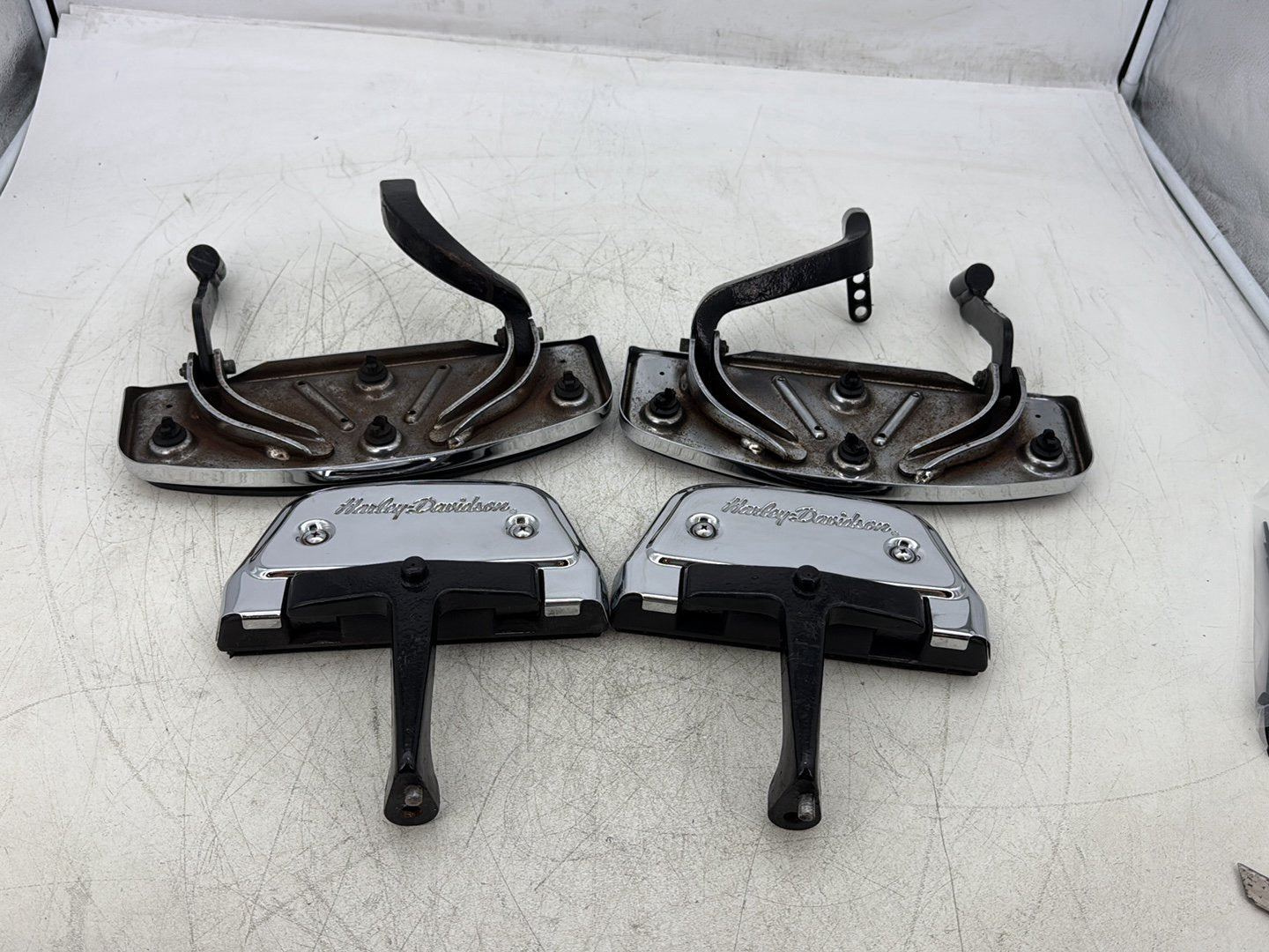 1998 Harley Touring FLHTCUI Electra Glide Ultra OEM Left Right Driver & Pass Floorboard Foot Rest