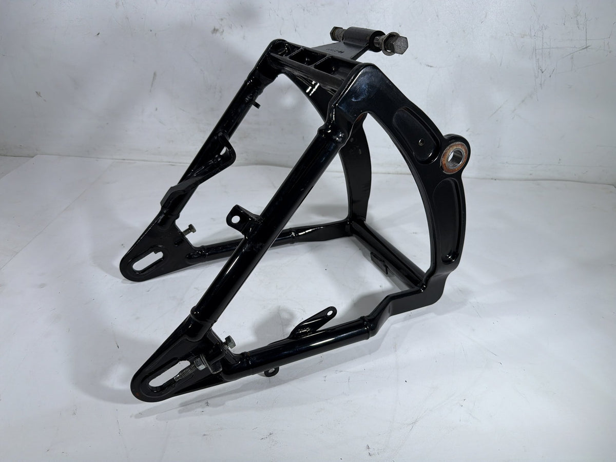 2001 Harley Softail Deuce FXSTD OEM Rear Fork Swingarm Swing Arm