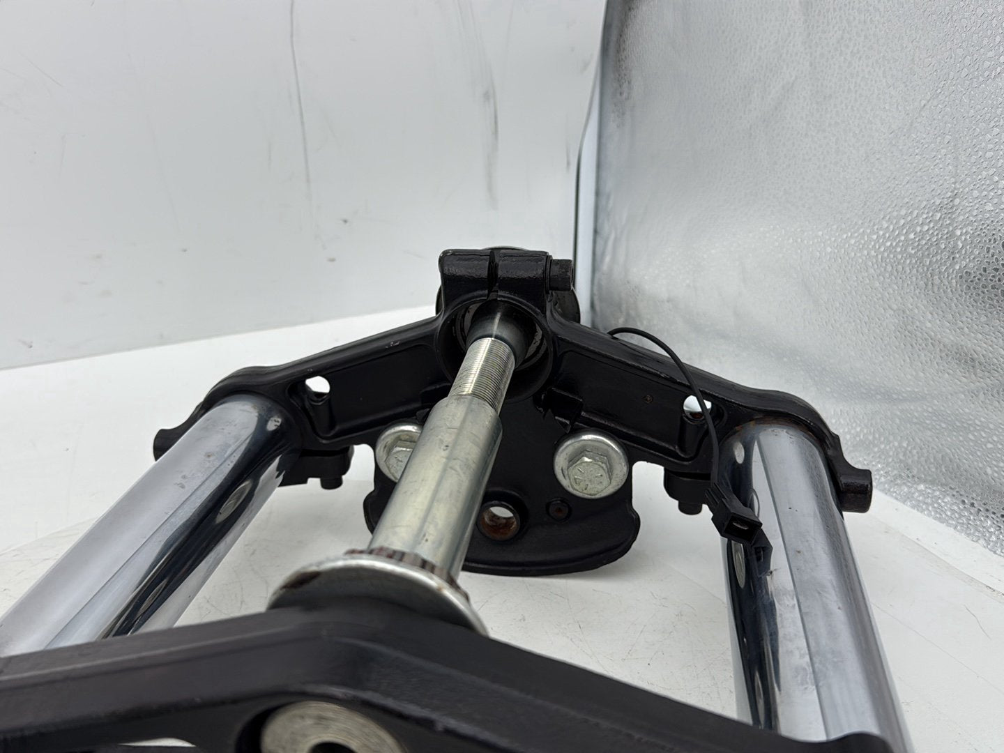 2014 Harley Street Glide Touring Front Triple Tree Set &amp; LH RH Fork Legs Sliders