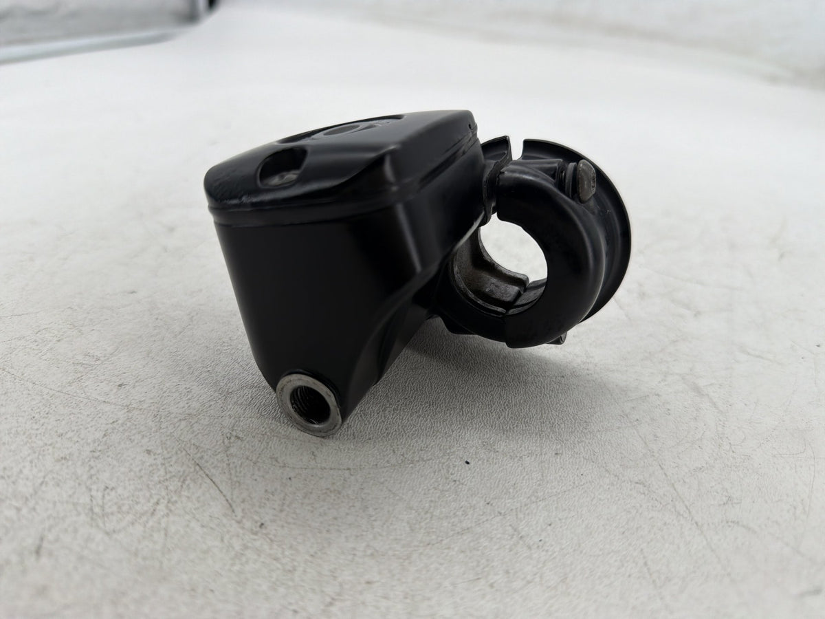 2001 Harley Softail Standard FXST OEM Front Right Brake Lever Master Cylinder