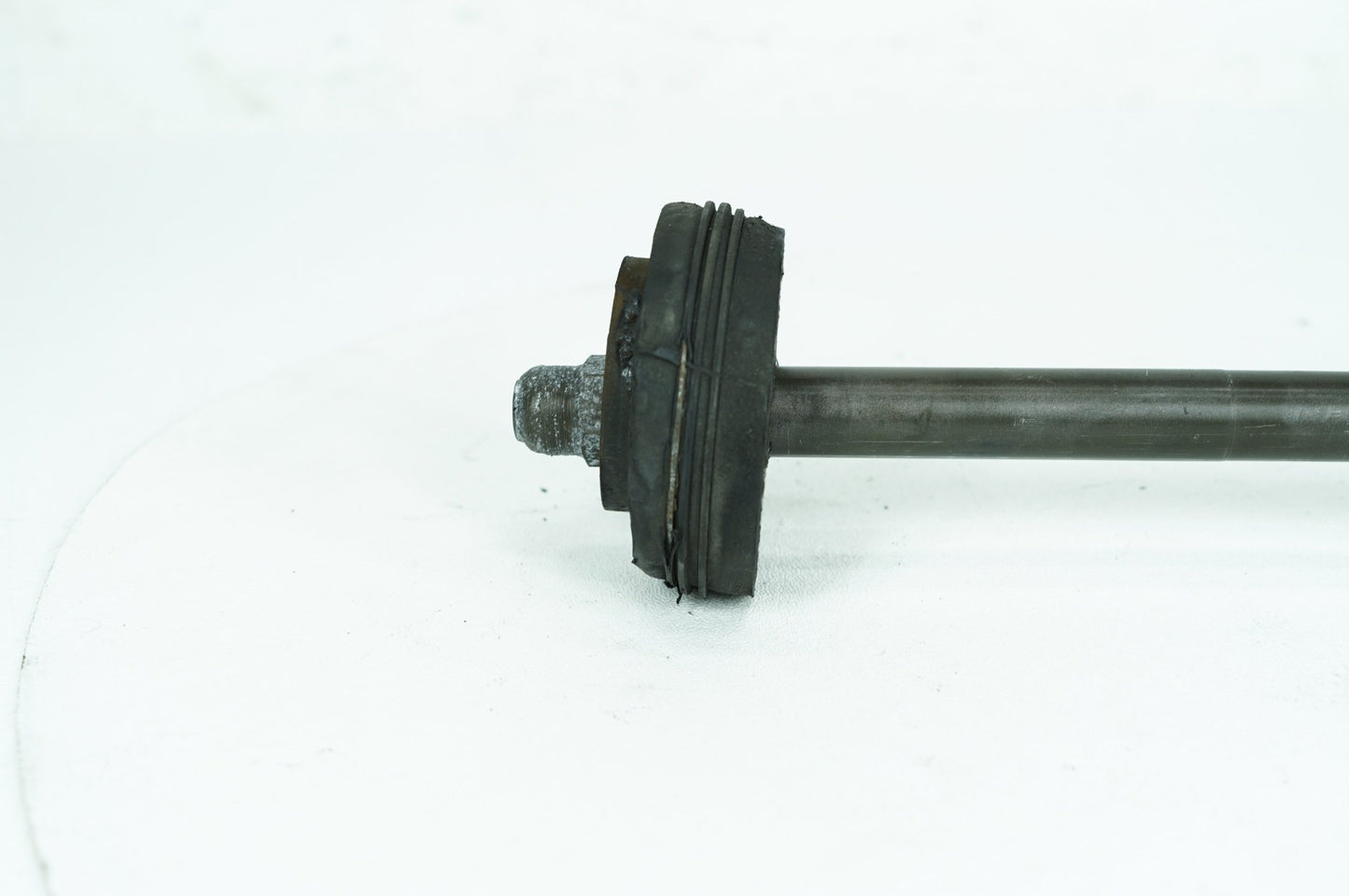 1984 - 1998 Harley-Davidson Touring Electra Glide Classic Rear Fork Swingarm Pivot Bolt Shaft 47492-89A