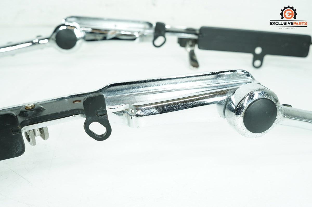 2010 Harley-Davidson Touring FLHTCU - Passenger Left & Right Foot Pegs