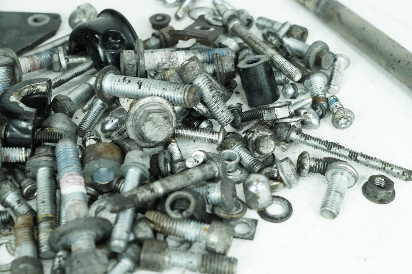 2007 - 2017 Harley-Davidson Dyna Street Bob Hardware Bolts Nuts & Brackets